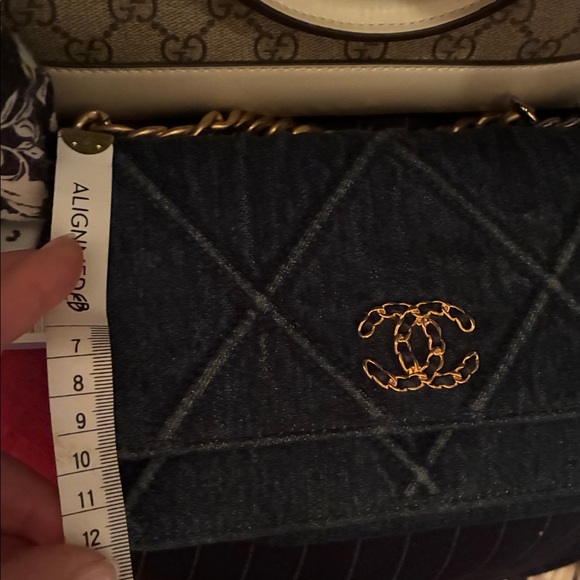 π NWB CHANEL 19 WOC DENIM BAG - Picture 15 of 15